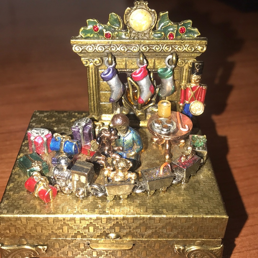 Vintage Sweet Romance Trinket Box